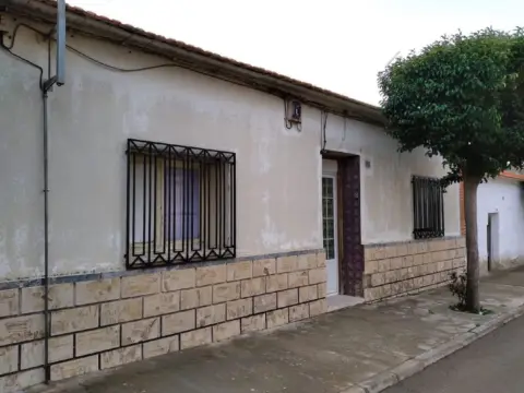 Casa en calle de Daoíz y Velarde, 35
